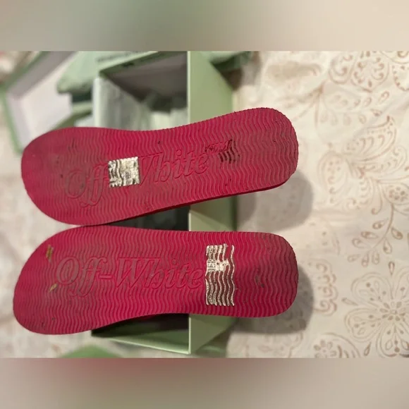 Off-White Woman’s Fuchsia Flip Flops - Picture 4 of 7
